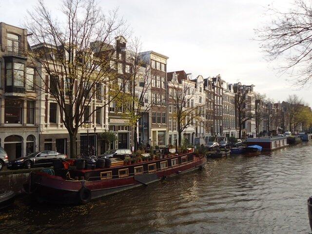 Amsterdam Canal Houses: A Short and Skinny History