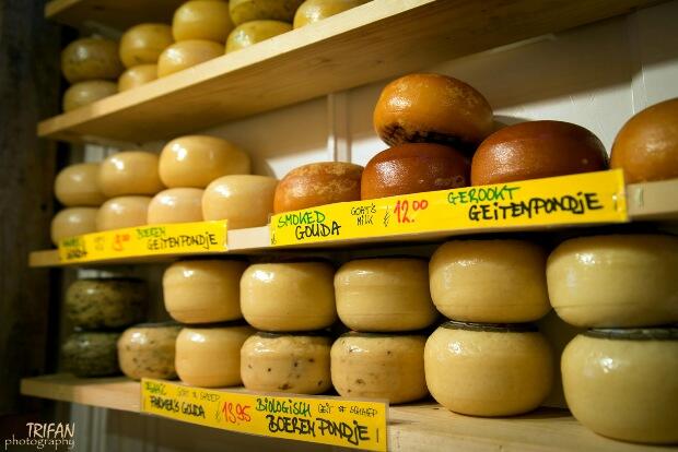 Smoked gouda cheese