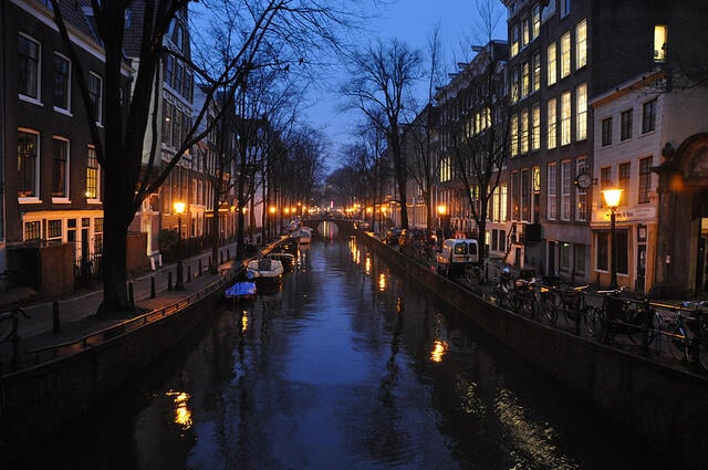 Our Favorite, Foodiest Canal Cruises in Amsterdam