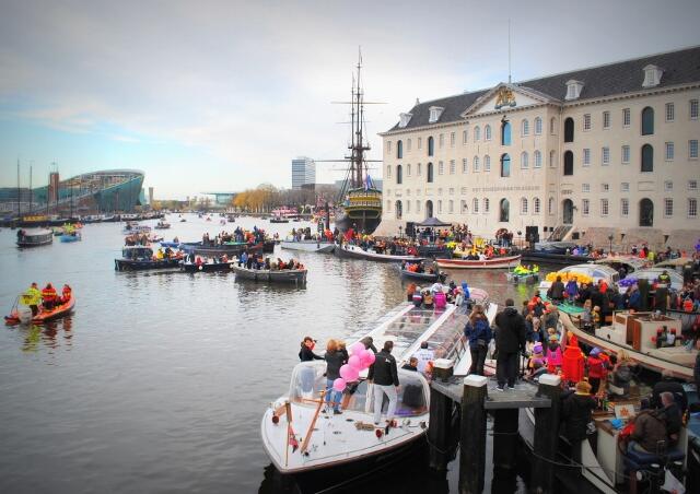 Maritime Museum and NEMO - Sinterklaas parade - Amsterdam