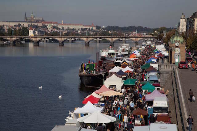 Naplavka market