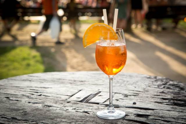 Zlute Lazne Beach Bar - Prague