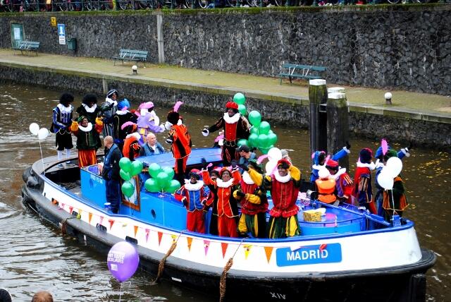 Zwarte Piets boat Amsterdam