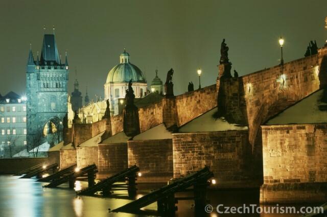charles bridge prague at night