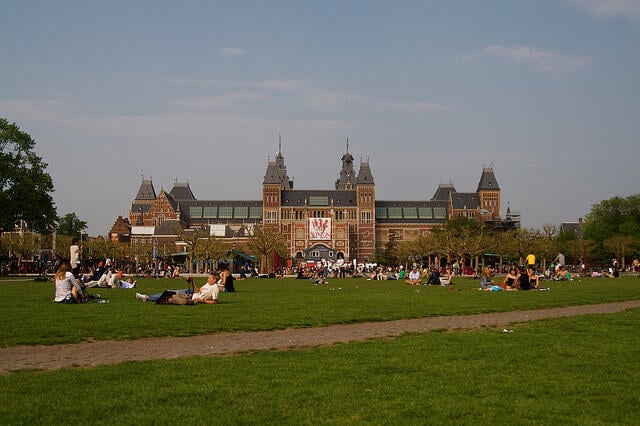 summer in amsterdam museumplein