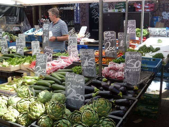 The Market Lover’s Guide to the Albert Cuypmarkt