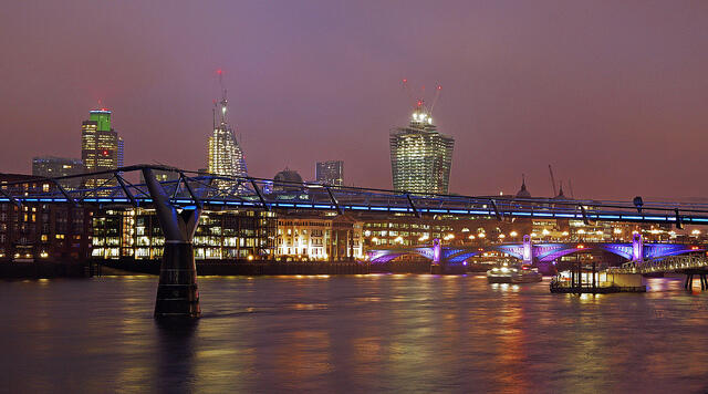 City of London night tours on the River Thames. Photo:  Duncan, Flickr