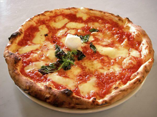 Soft and chewy Napoletana pizza