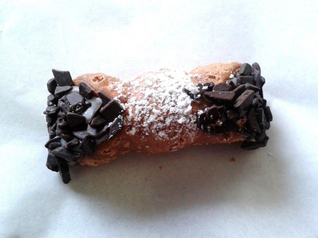 Delicious cannoli (Photo Credit: Lynn Chaya)