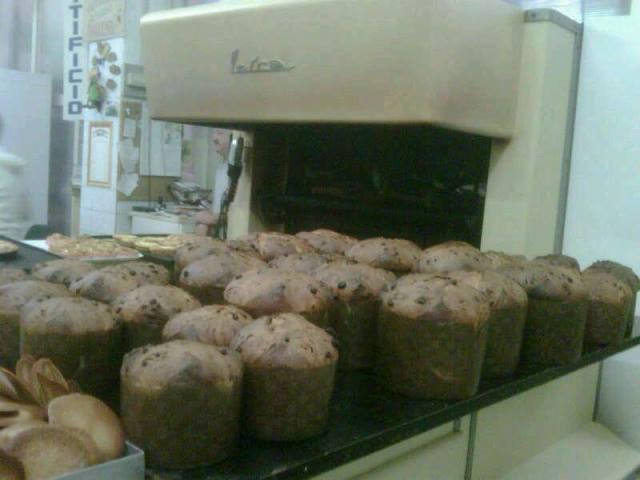 panettone-rome-italy-christmas