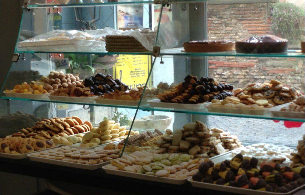 biscotti & cakes at Biscottificcio Innocenti.