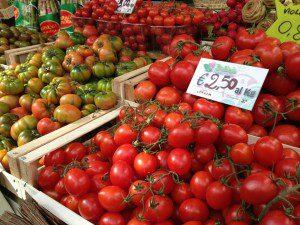 Try the tomatoes at the Celio market!