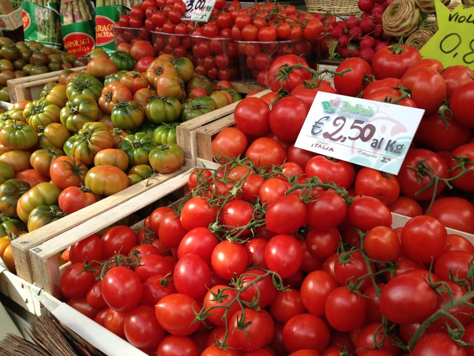 We love the Esquilino market