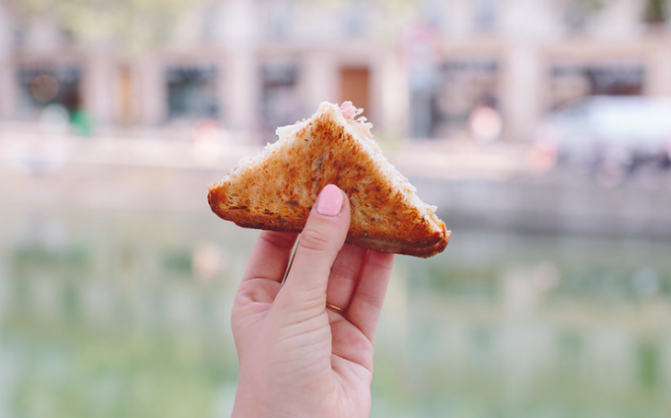 The 5 Best Street Food Spots to Eat in Paris