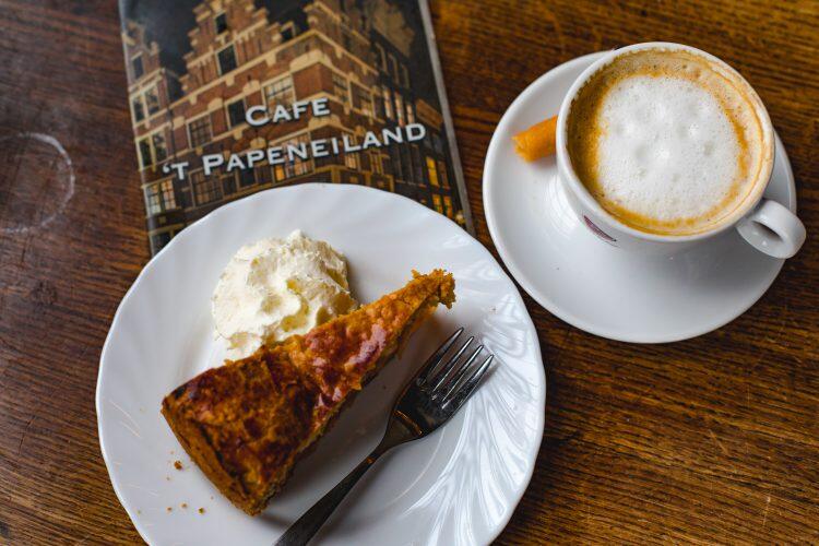 Café Papeneiland in Amsterdam