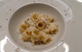 cacio e pepe from spirito di vino in rome