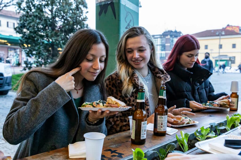 milan-pizza-women
