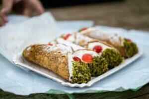 cannoli_palermo_food