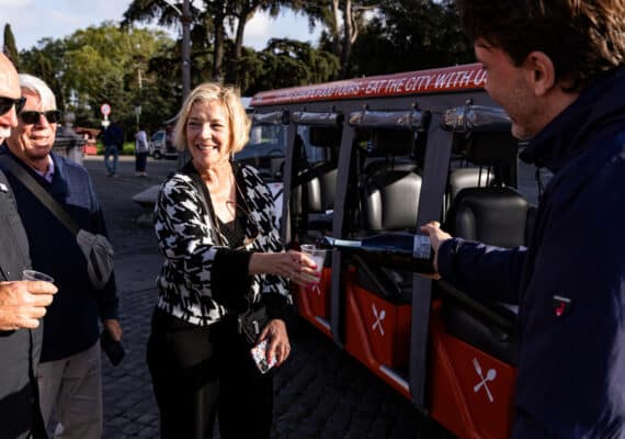Late Night in Rome: VIP Golf Cart Drinks & Bites Tour