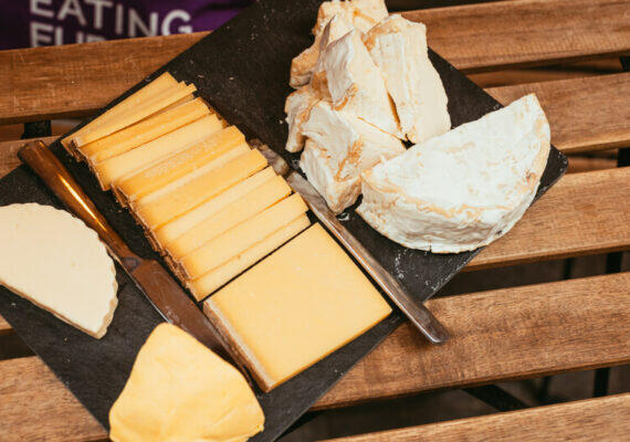 A Morning in Paris Food Tour: Croissants, Baguettes & Chocolate 
