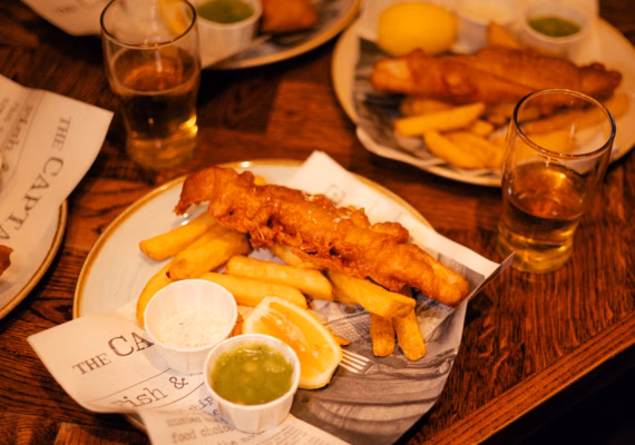 Eating Edinburgh: Old Town Food & Drinks Tour