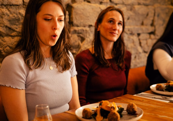Eating Edinburgh: Old Town Food & Drinks Tour