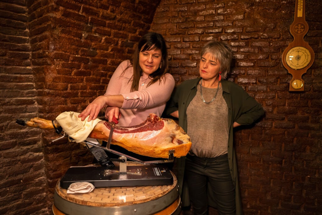 jamon-cutting