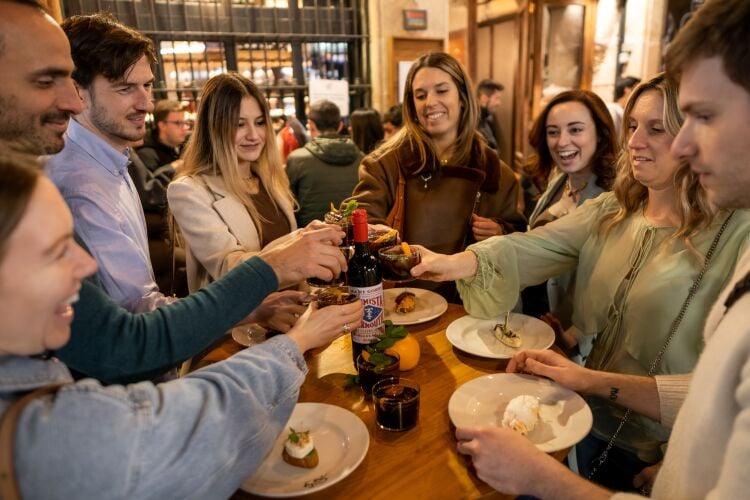 Barcelona Side Streets Tapas & Wine Tour