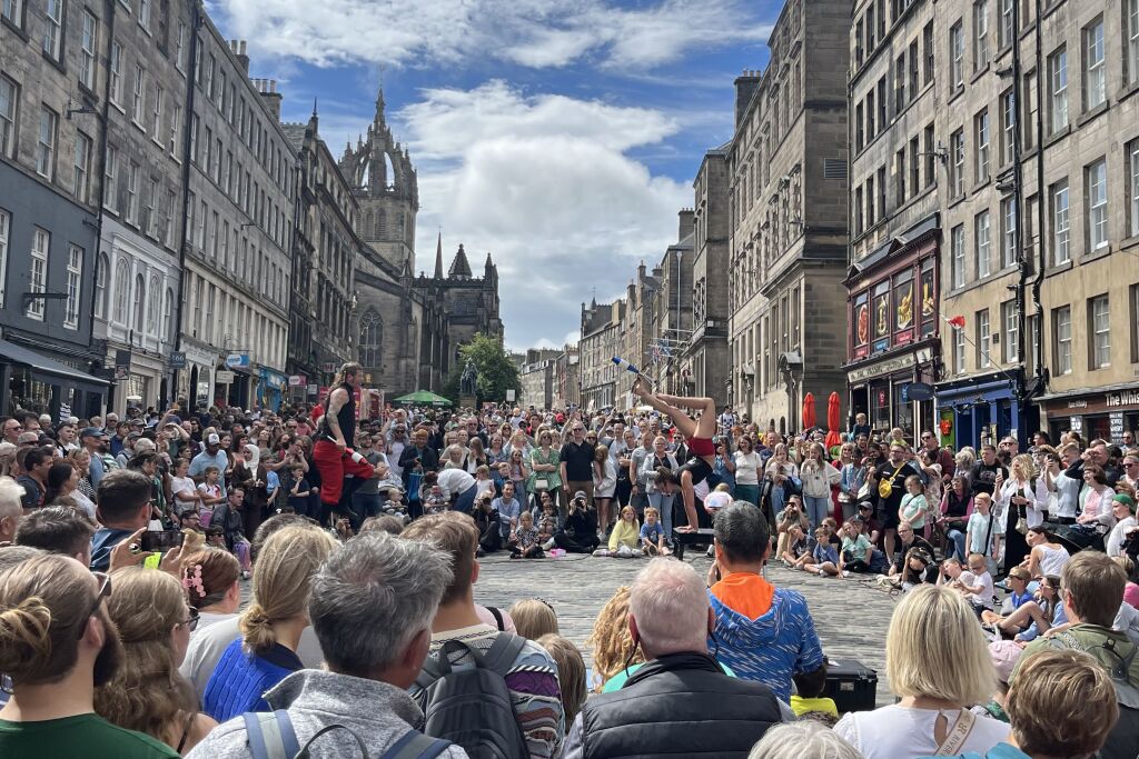 Edinburgh_fringe_festival_performers