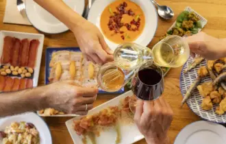 Barcelona Gothic Quarter VIP Tapas & Wine Tour