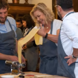 Women_making_pasta_in_cooking_class