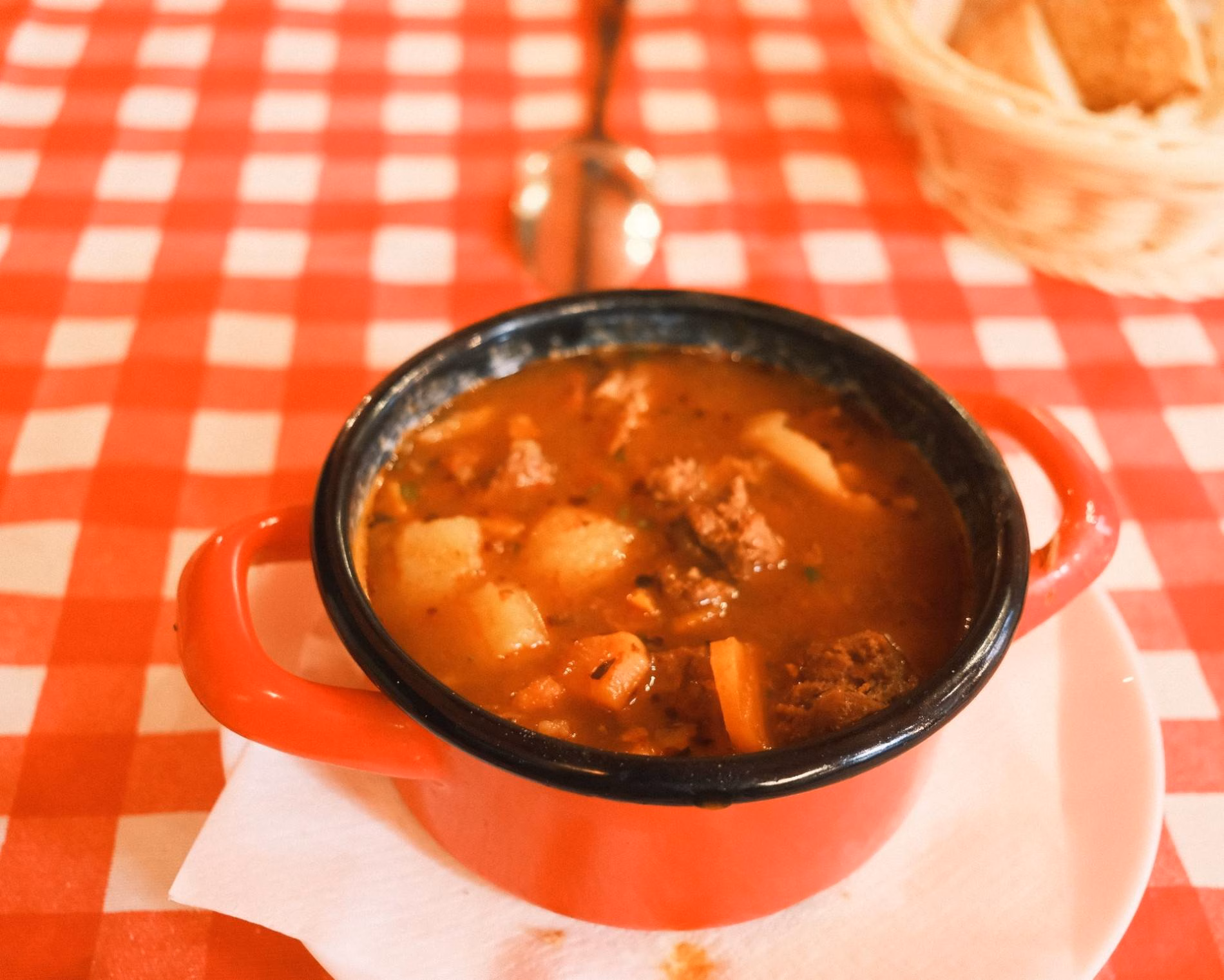 Gulyas_Hungarian_food