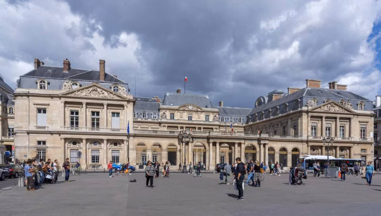 Palais_Royal_Facade