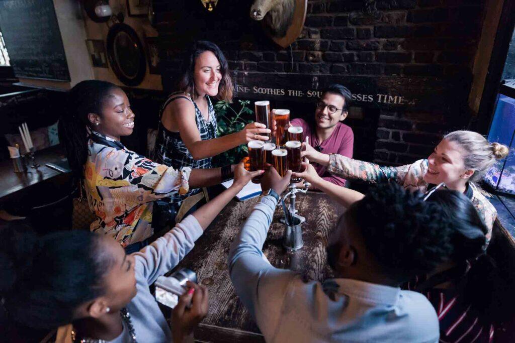 The Ultimate Guide to London Pub Crawls: Top Routes and Tips